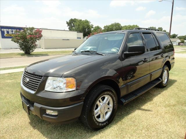 2006 Ford Expedition 2008 Subaru 5-passenger