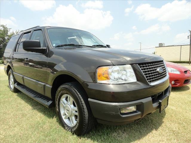 2006 Ford Expedition 2008 Subaru 5-passenger