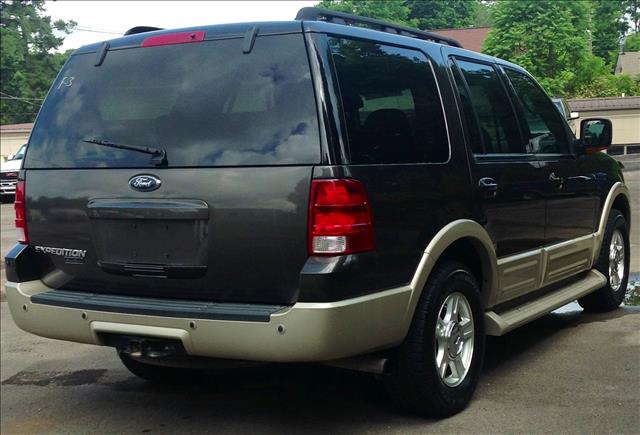 2006 Ford Expedition E320 - Extra Sharp