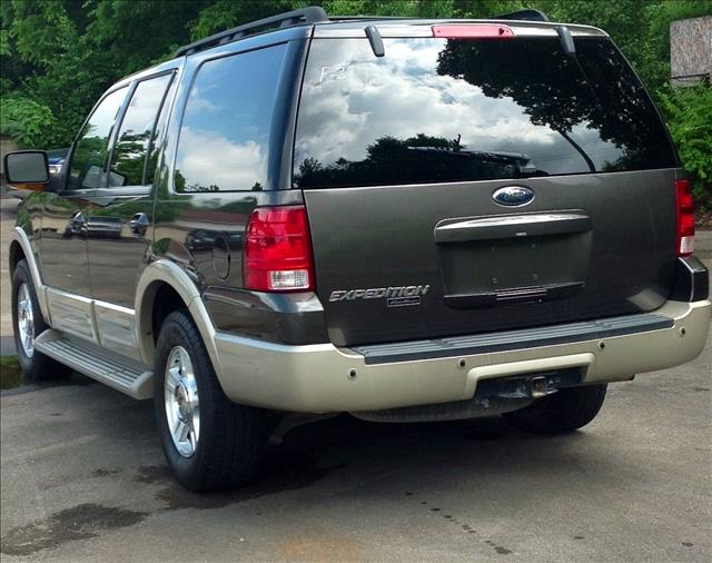 2006 Ford Expedition E320 - Extra Sharp