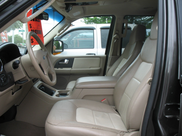 2006 Ford Expedition E320 - Extra Sharp