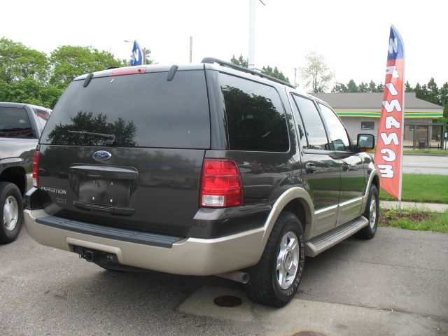 2006 Ford Expedition E320 - Extra Sharp