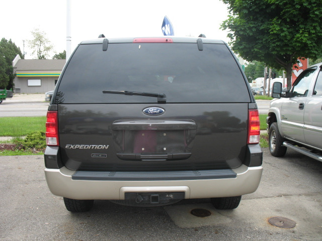 2006 Ford Expedition E320 - Extra Sharp