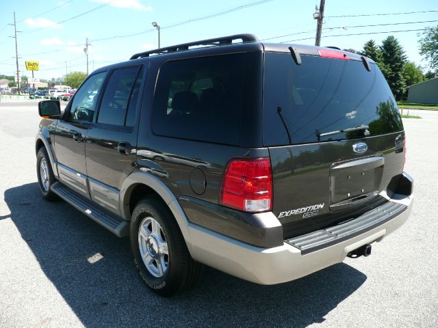 2006 Ford Expedition E320 - Extra Sharp