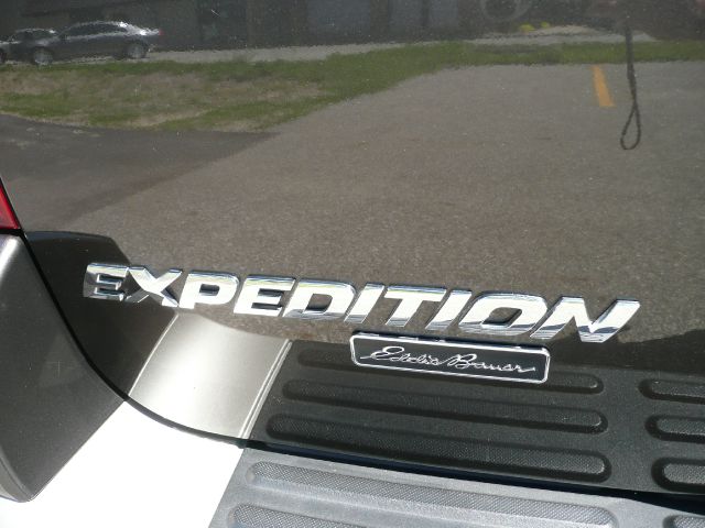 2006 Ford Expedition E320 - Extra Sharp