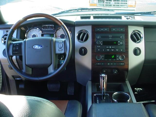 2007 Ford Expedition SLT 25