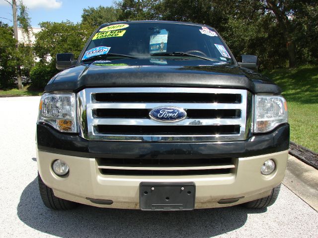 2009 Ford Expedition Premier 2WD 4-cyl Auto