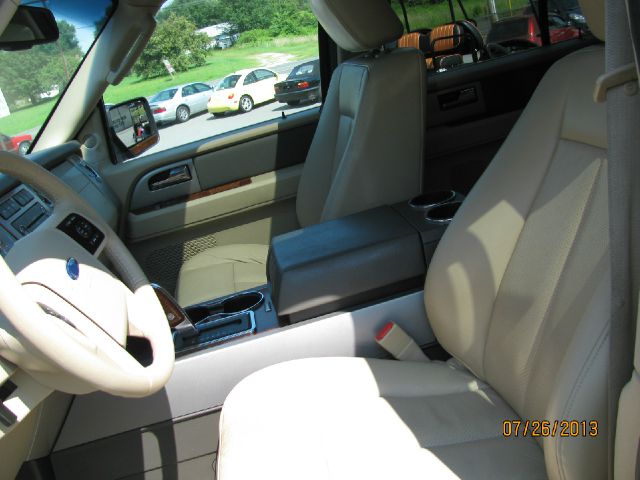 2009 Ford Expedition E320 - Extra Sharp