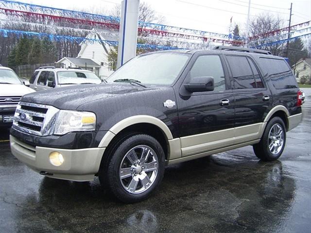 2010 Ford Expedition Premier 2WD 4-cyl Auto