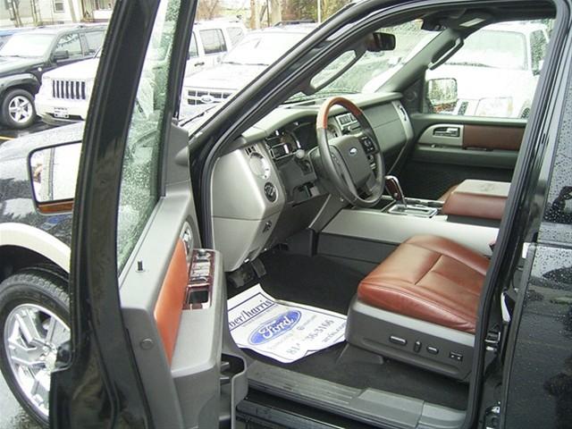 2010 Ford Expedition Premier 2WD 4-cyl Auto