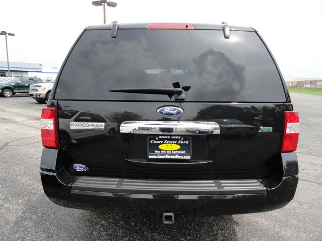 2011 Ford Expedition SLT 25