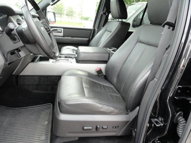 2011 Ford Expedition SLT 25