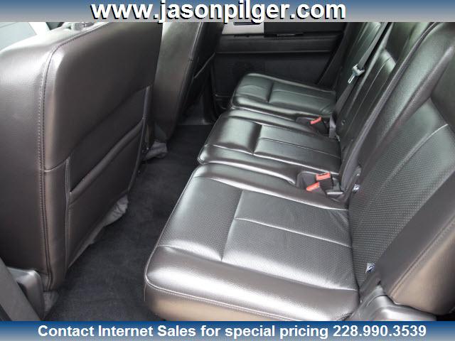 2011 Ford Expedition EL SLT 25