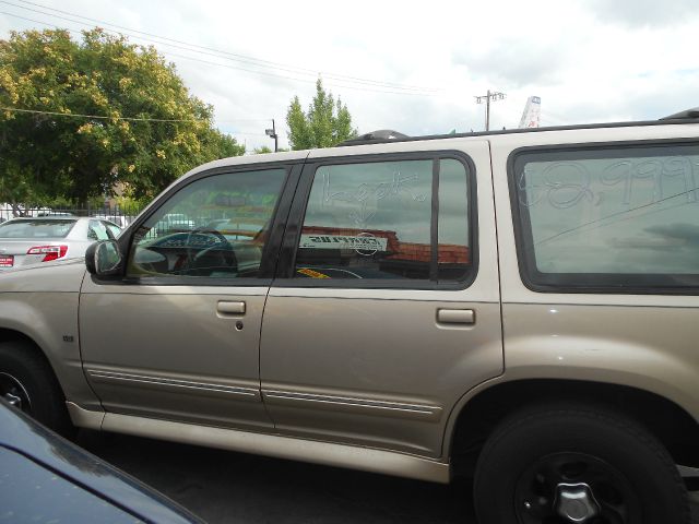 1996 Ford Explorer EX Sport Utility