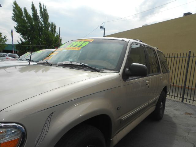 1996 Ford Explorer EX Sport Utility