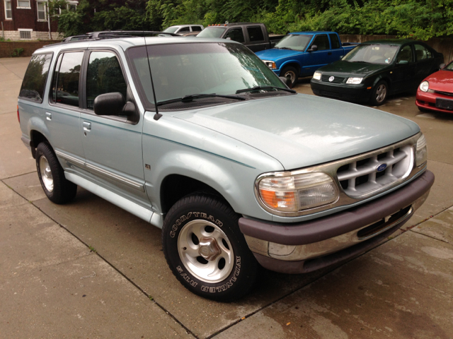 1996 Ford Explorer LS Wagon 4D