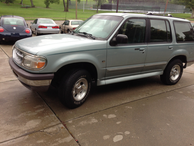 1996 Ford Explorer LS Wagon 4D