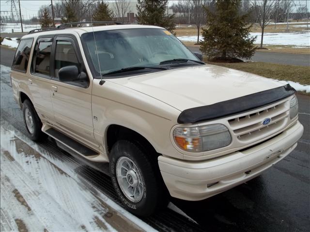 1997 Ford Explorer SLT 25