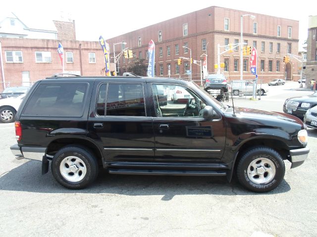 1998 Ford Explorer SLT Mega Cab 4WD