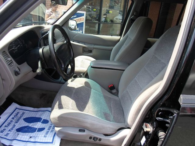 1998 Ford Explorer SLT Mega Cab 4WD