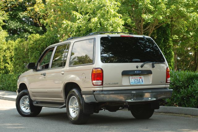 1998 Ford Explorer SLT Mega Cab 4WD