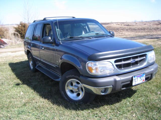 1999 Ford Explorer ESi