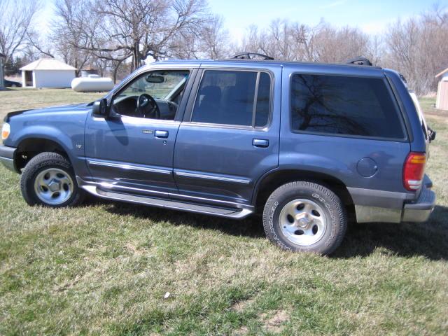 1999 Ford Explorer ESi