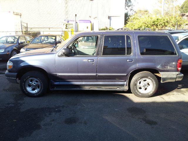 1999 Ford Explorer SL 4x4 Regular Cab