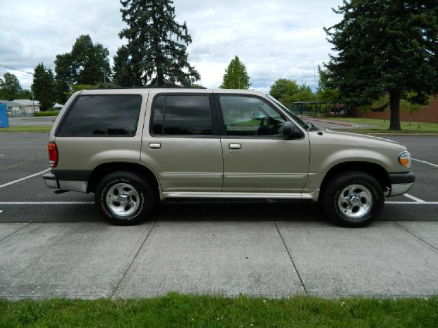 1999 Ford Explorer SL 4x4 Regular Cab