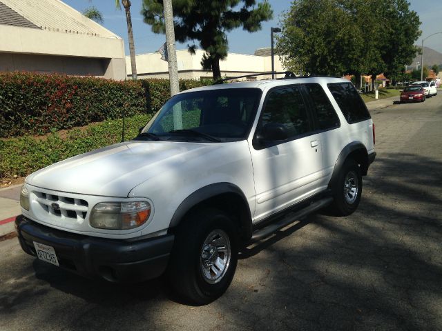 1999 Ford Explorer 4dr 112 Inch WB Eddie Bauer SUV