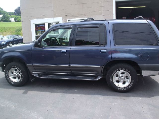 1999 Ford Explorer SL 4x4 Regular Cab