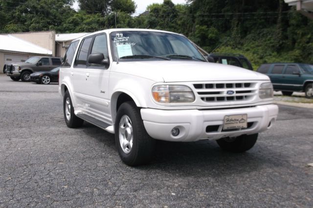 1999 Ford Explorer Super