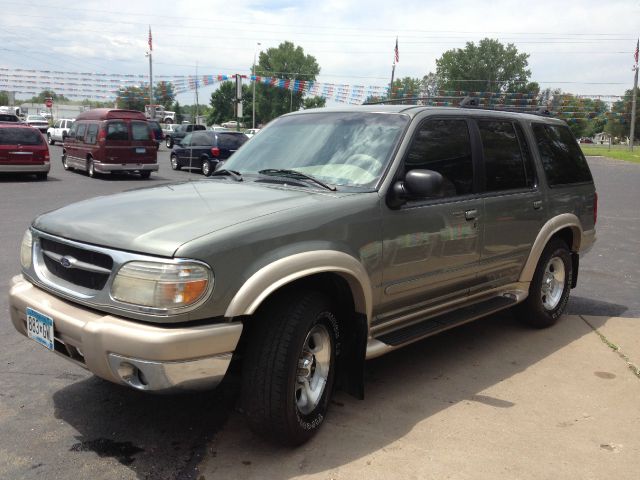 1999 Ford Explorer E320 - Extra Sharp