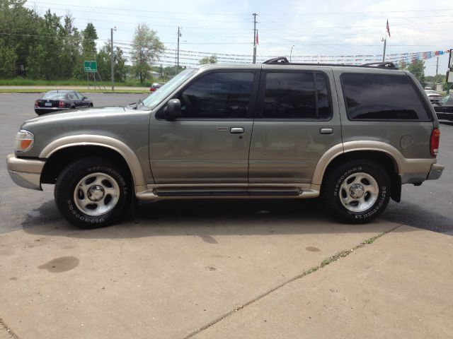 1999 Ford Explorer E320 - Extra Sharp