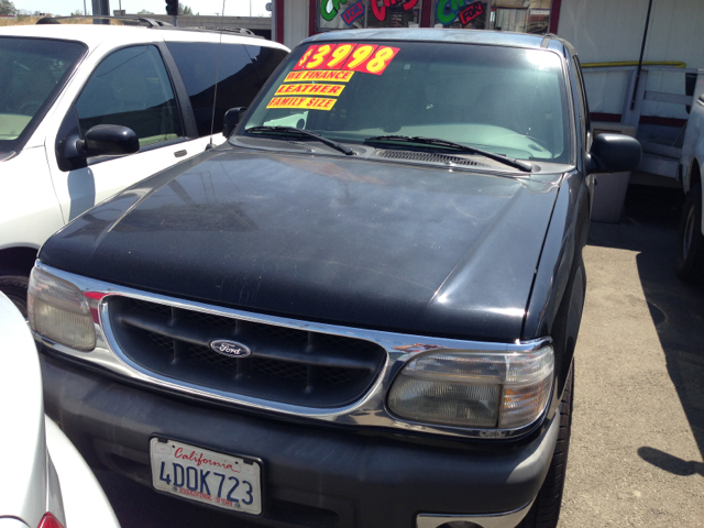 1999 Ford Explorer SL 4x4 Regular Cab