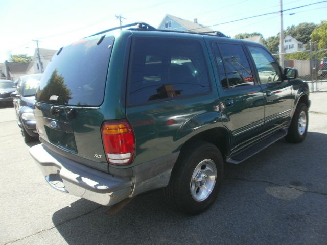 1999 Ford Explorer ESi