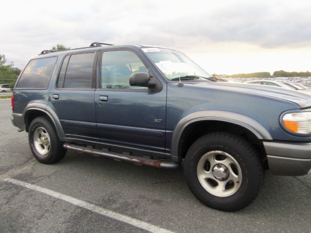 1999 Ford Explorer SL 4x4 Regular Cab