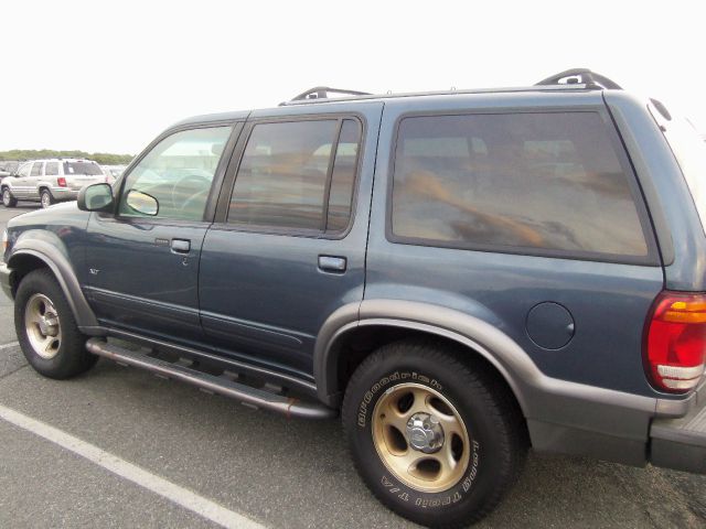 1999 Ford Explorer SL 4x4 Regular Cab