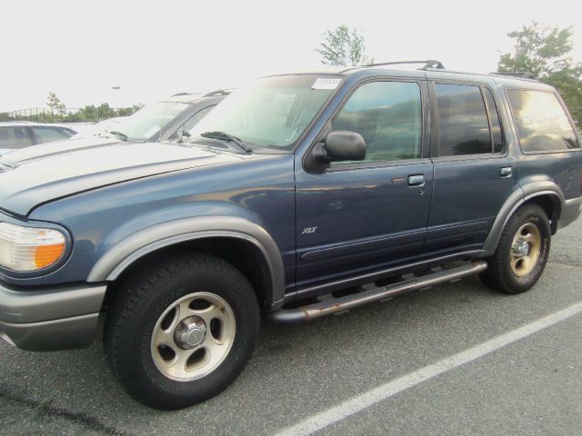 1999 Ford Explorer SL 4x4 Regular Cab