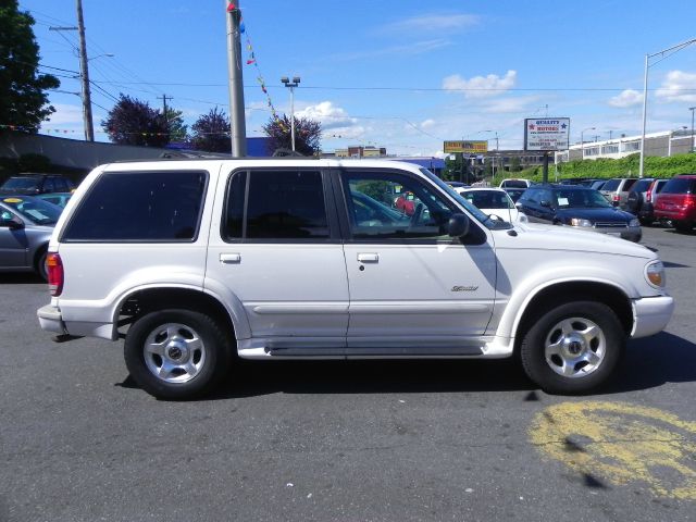 1999 Ford Explorer Super