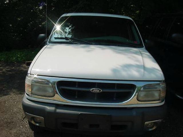 2000 Ford Explorer ESi