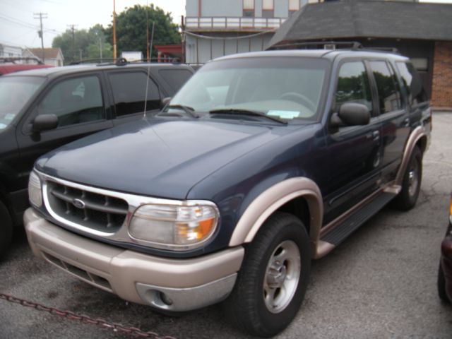 2000 Ford Explorer E320 - Extra Sharp