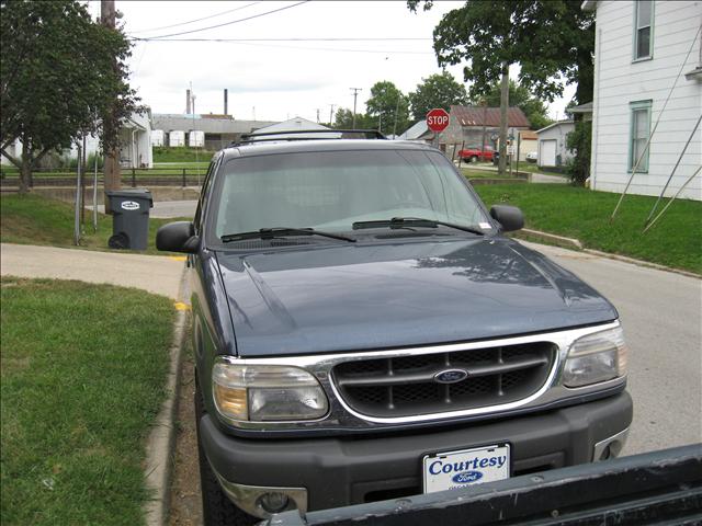 2000 Ford Explorer ESi