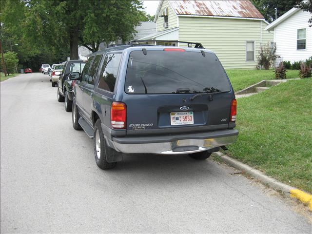 2000 Ford Explorer ESi