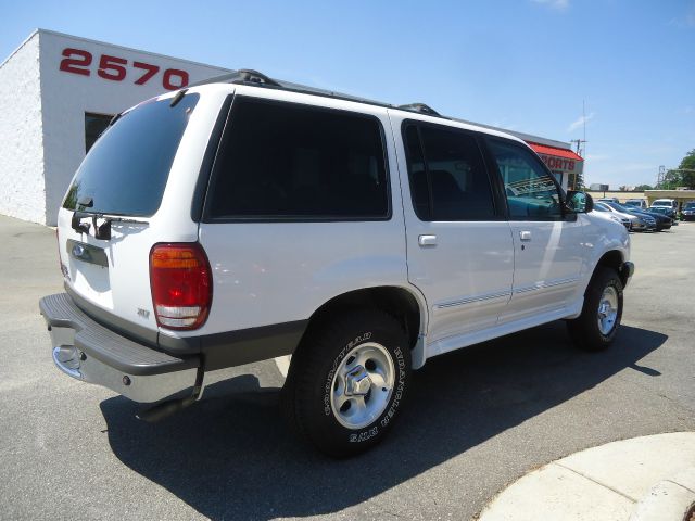 2000 Ford Explorer SL 4x4 Regular Cab