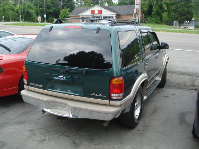 2000 Ford Explorer E320 - Extra Sharp