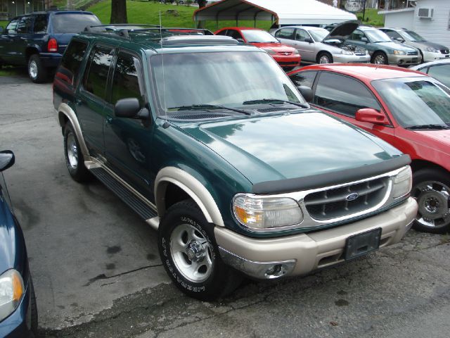 2000 Ford Explorer E320 - Extra Sharp