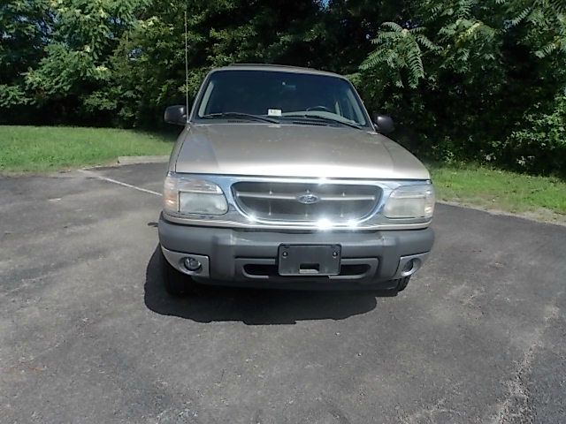 2000 Ford Explorer SL 4x4 Regular Cab