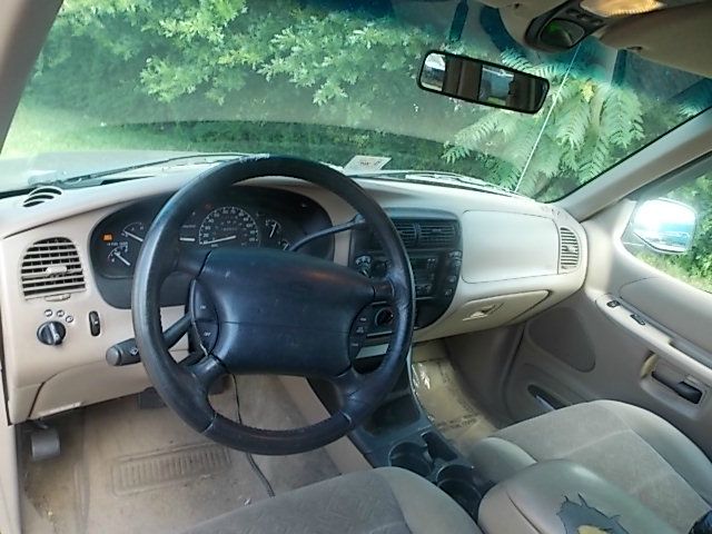 2000 Ford Explorer SL 4x4 Regular Cab