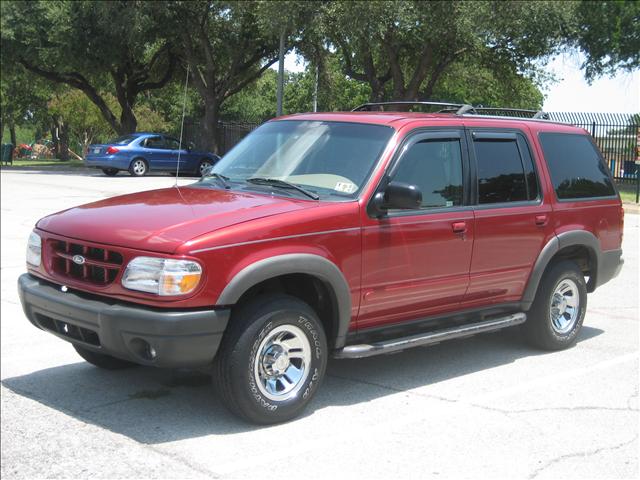 2000 Ford Explorer XLS